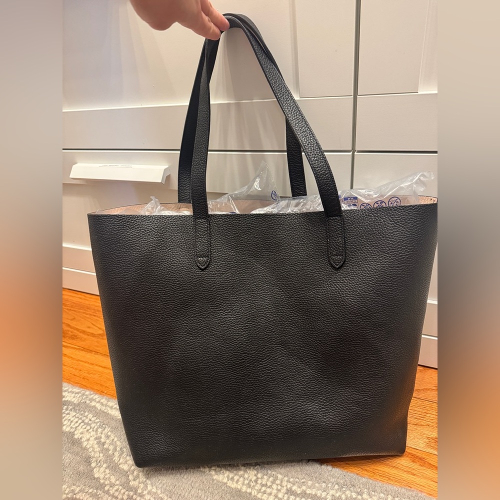 Cuyana Classic Structured Leather Tote - Black